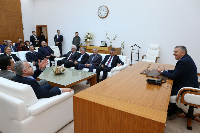 baskan-tocoglu-rize-heyetini-agirladi-2.jpg baskan-tocoglu-rize-heyetini-agirladi-2.jpg