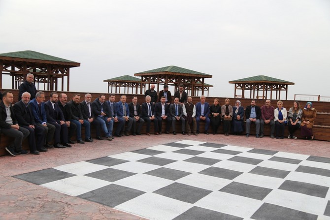 bati-park,-dogu-park-ve-meydan-projelerinde-calismalar-devam-ediyor-(9).jpg