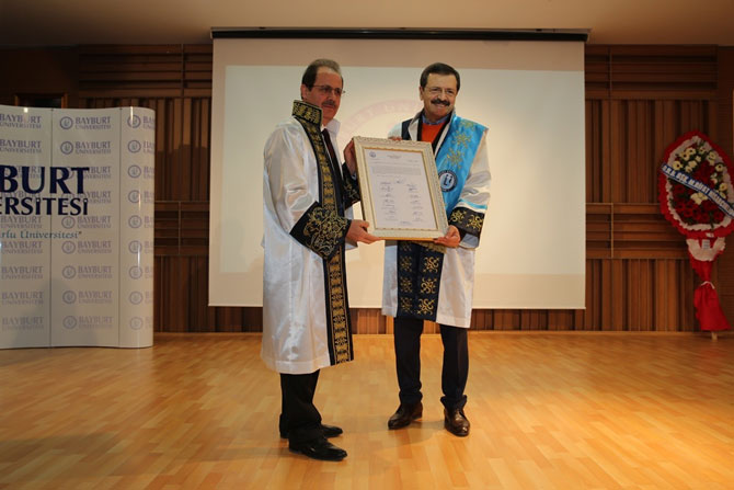 bayburt-universitesi,-tobb-baskani-rifat-hisarciklioglu’na-fahri-doktora-unvani-verdi1.jpg