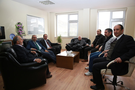 bayburt-universitesi-egitim-fakultesi-yeni-dekani-prof.-gulcu-gorevine-basladi4.jpg