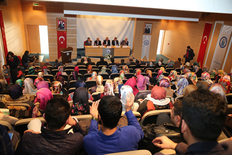 bayburt-universitesinde-hz.-peygamber-ve-birlikte-yasama-ahlaki-paneli2.jpg