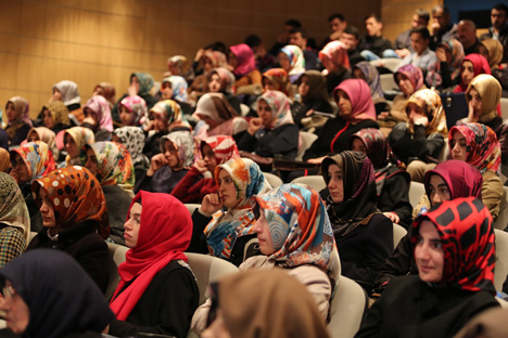bayburt-universitesinde-hz.-peygamber-ve-birlikte-yasama-ahlaki-paneli5.jpg