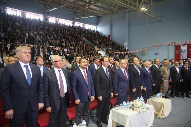 bayburt-universitesinde-mezuniyet-sevinci-yasandi-(10).jpg