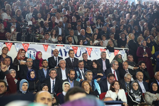bayburt-universitesinde-mezuniyet-sevinci-yasandi-(13).jpg