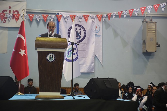 bayburt-universitesinde-mezuniyet-sevinci-yasandi-(14).jpg