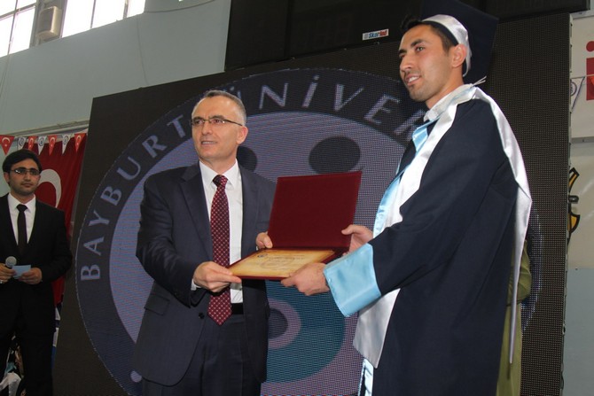 bayburt-universitesinde-mezuniyet-sevinci-yasandi-(16).jpg
