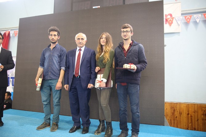 bayburt-universitesinde-mezuniyet-sevinci-yasandi-(20).jpg