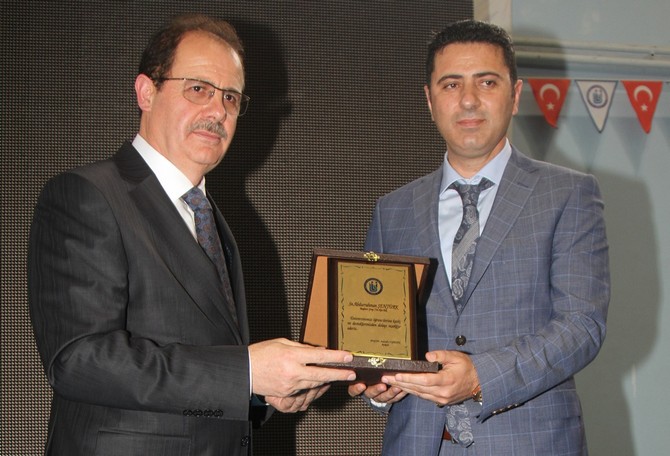 bayburt-universitesinde-mezuniyet-sevinci-yasandi-(24).jpg