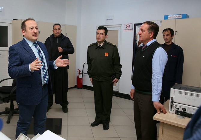 bayburt-valisi-ali-hamza-pehlivan,-kentteki-bazi-kamu-kurumlarini-ziyaret-ederek-incelemelerde-bulundu-(4).jpg