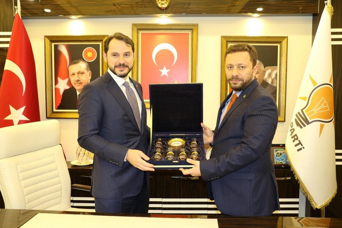 berat-albayrak,-ak-parti-rize-il-baskanliginda-(4).jpg