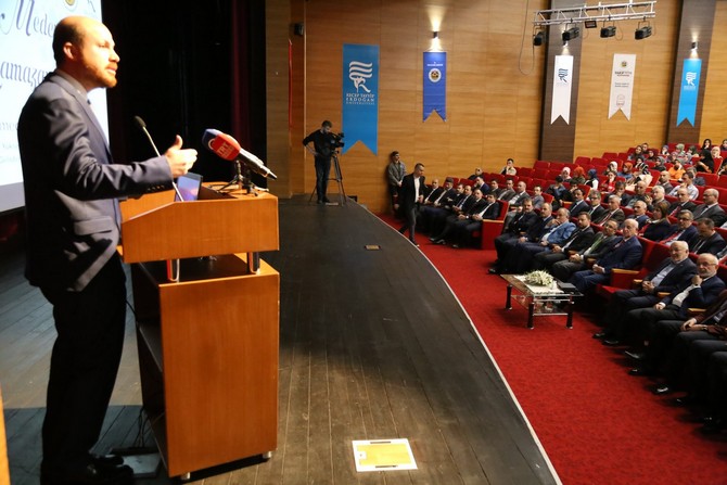 bilal-erdogan-rizede-vakif-medeniyetinde-ramazan-ayi-konferansi-verdi-(2).jpg