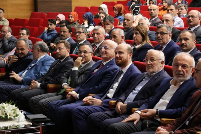 bilal-erdogandan-rizede-vakif-medeniyetinde-ramazan-ayi-konferansi-(3).jpg
