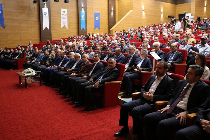 bilal-erdogandan-rizede-vakif-medeniyetinde-ramazan-ayi-konferansi-(7)-001.jpg