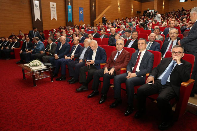bilal-erdogandan-rizede-vakif-medeniyetinde-ramazan-ayi-konferansi.jpg