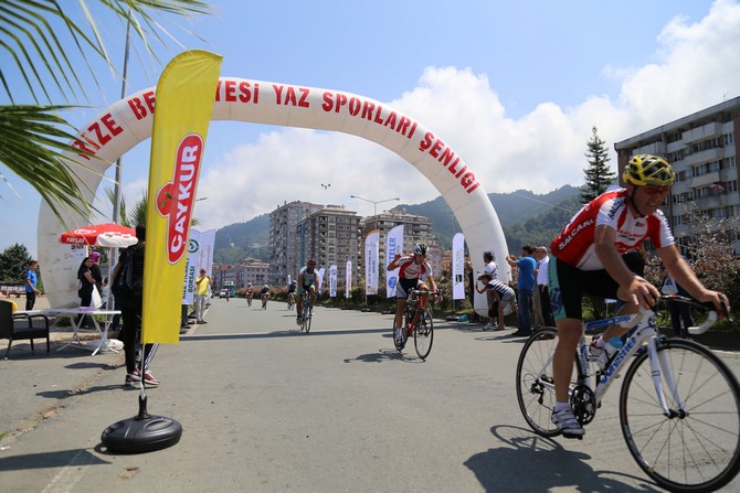 bisikletciler-rize’de-yaristi-(6).jpg