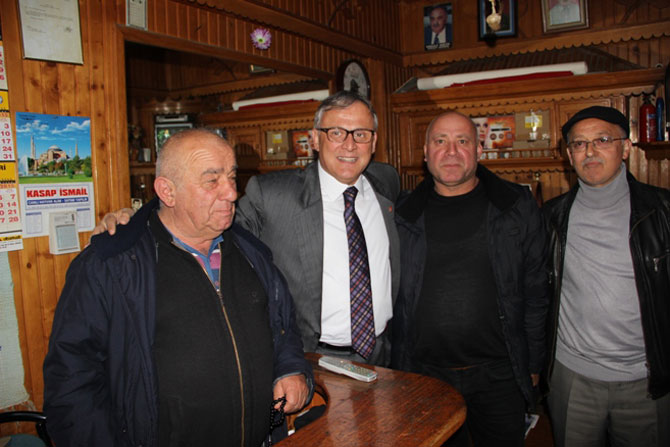 biyik,-gundogdu,-velikoy-ve-bozkale’de-vatandasla-kucaklasti2.jpg biyik,-gundogdu,-velikoy-ve-bozkale’de-vatandasla-kucaklasti2.jpg