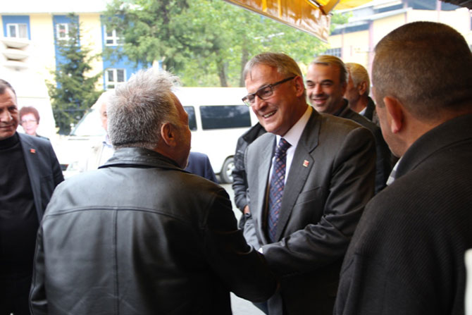 biyik,-gundogdu,-velikoy-ve-bozkale’de-vatandasla-kucaklasti3.jpg biyik,-gundogdu,-velikoy-ve-bozkale’de-vatandasla-kucaklasti3.jpg