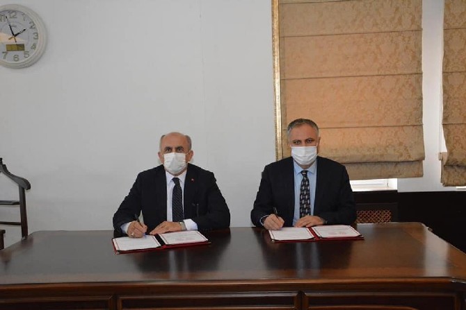 bolge-il-milli-egitim-mudurlerimiz-arasinda-universiteye-yolculuk-projesi-(yks-son-prova)-is-birligi-protokolu-imzalandi-(2).jpg