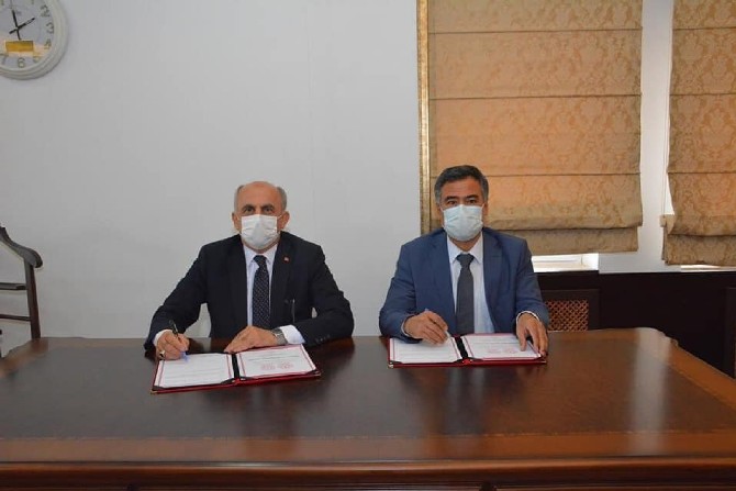 bolge-il-milli-egitim-mudurlerimiz-arasinda-universiteye-yolculuk-projesi-(yks-son-prova)-is-birligi-protokolu-imzalandi-(3).jpg
