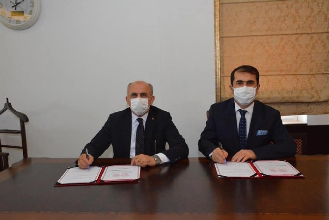 bolge-il-milli-egitim-mudurlerimiz-arasinda-universiteye-yolculuk-projesi-(yks-son-prova)-is-birligi-protokolu-imzalandi-(6).jpg
