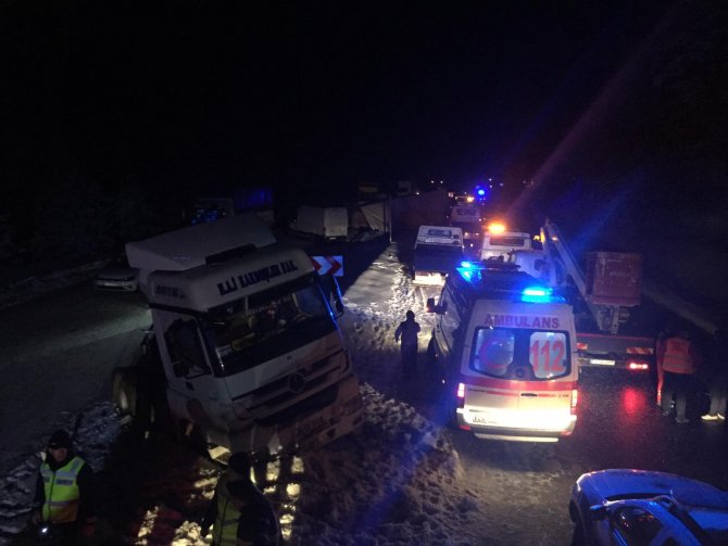 bolu-ankara-yolunda-zincirleme-kaza-(3).jpg