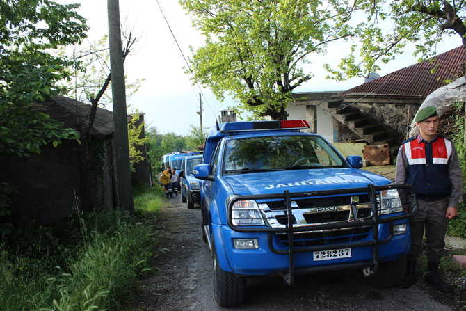 bosanmak-isteyen-esini-oldurup-intihar-etti1.jpg bosanmak-isteyen-esini-oldurup-intihar-etti1.jpg