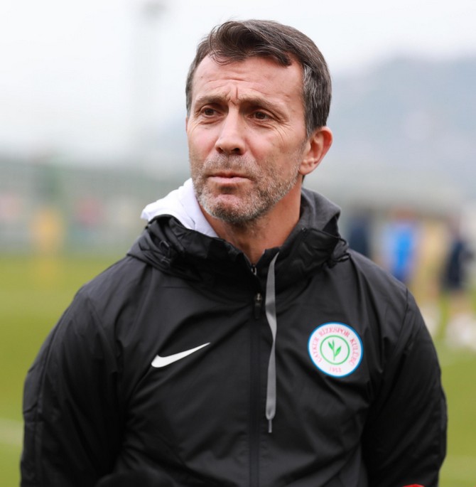 bulent-korkmaz-caykur-rizespor-teknik-direktoru-4-001.jpg