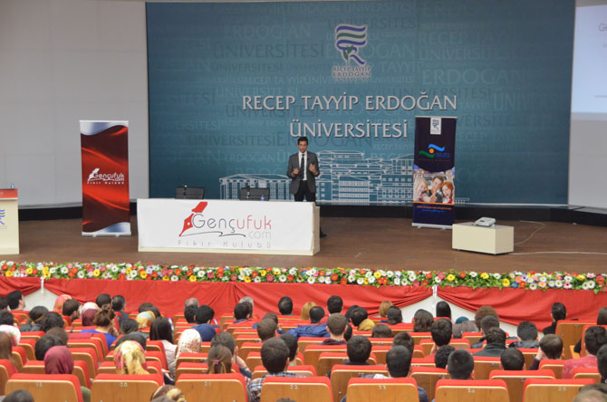 burak-kizilhandan-rizede-aile-sirketleri-kavraminin-turkiye-ve-dunya-ekonomisi-uzerindeki-rolu-konferansi-3.jpg burak-kizilhandan-rizede-aile-sirketleri-kavraminin-turkiye-ve-dunya-ekonomisi-uzerindeki-rolu-konferansi-3.jpg