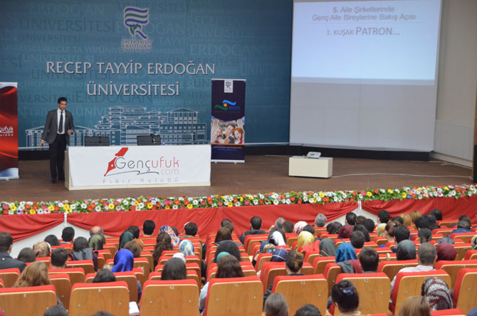 burak-kizilhandan-rizede-aile-sirketleri-kavraminin-turkiye-ve-dunya-ekonomisi-uzerindeki-rolu-konferansi-4.jpg burak-kizilhandan-rizede-aile-sirketleri-kavraminin-turkiye-ve-dunya-ekonomisi-uzerindeki-rolu-konferansi-4.jpg