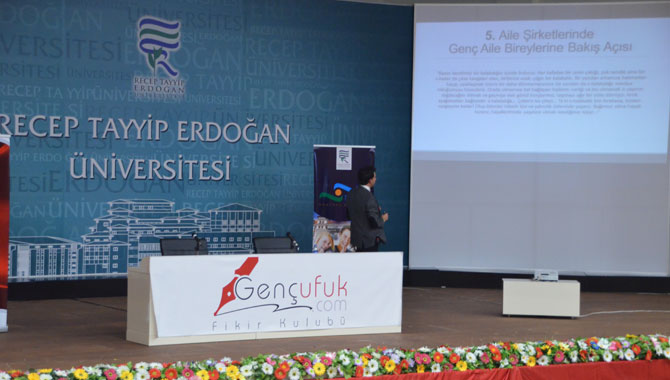 burak-kizilhandan-rizede-aile-sirketleri-kavraminin-turkiye-ve-dunya-ekonomisi-uzerindeki-rolu-konferansi-5.jpg burak-kizilhandan-rizede-aile-sirketleri-kavraminin-turkiye-ve-dunya-ekonomisi-uzerindeki-rolu-konferansi-5.jpg