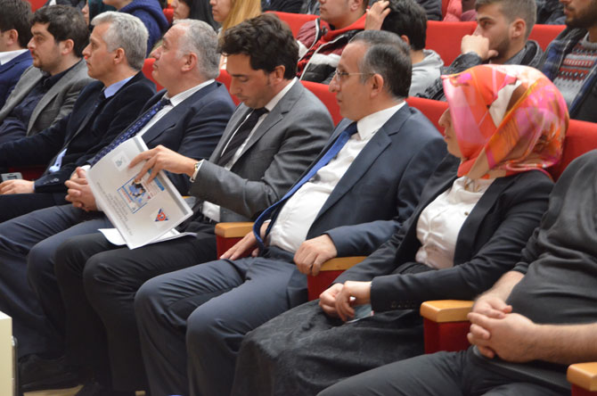 burak-kizilhandan-rizede-aile-sirketleri-kavraminin-turkiye-ve-dunya-ekonomisi-uzerindeki-rolu-konferansi-9.jpg burak-kizilhandan-rizede-aile-sirketleri-kavraminin-turkiye-ve-dunya-ekonomisi-uzerindeki-rolu-konferansi-9.jpg