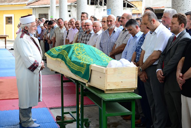 burak-pertekin-cenaze-toreni2.jpg burak-pertekin-cenaze-toreni2.jpg