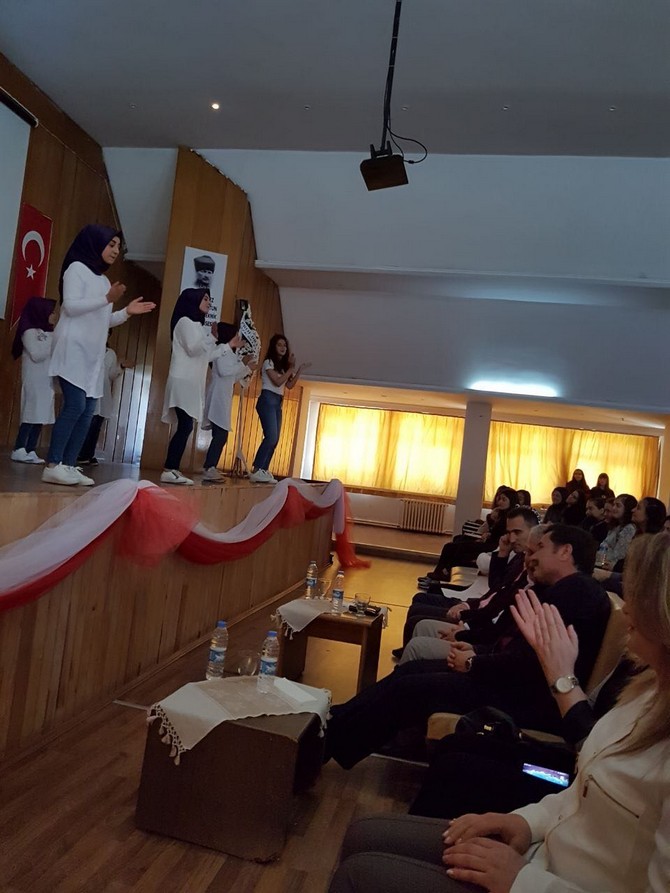 butun-dunyada-”etik-gunu”-olarak-kutlanan-25-mayis-gunu,-rize’de-gulbahar-hatun-mesleki-ve-teknik-anadolu-lisesi’nde-kutlandi-(8).jpg