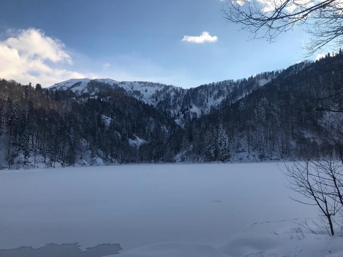 buz-tutan-karagol-kendine-hayran-birakti-(3).jpg