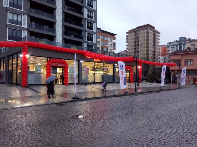 carrefoursa-super-magazasi,-rize’de-hizmete-girdi-(1).jpg
