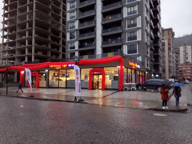 carrefoursa-super-magazasi,-rize’de-hizmete-girdi-(2).jpg