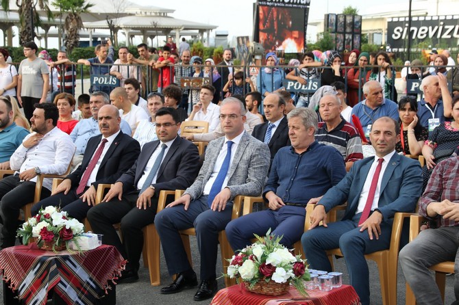 cay,-turizm-ve-yaz-sporlari-festivali-kortej-yuruyusuyle-devam-etti-(1).jpg