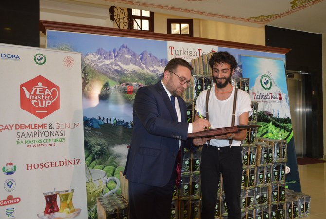 cay-demleme-yarismasinda-dereceye-girenler-odullerini-aldi-001.jpg
