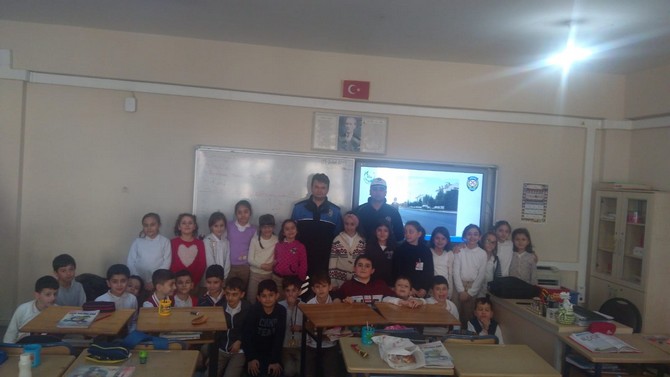 cay-ilkokulunda-ogrenim-goren-40-ogrenciye-yabanci-sahislara-karsi-yapmalari-gereken-davranislar-anlatildi-(5).jpg