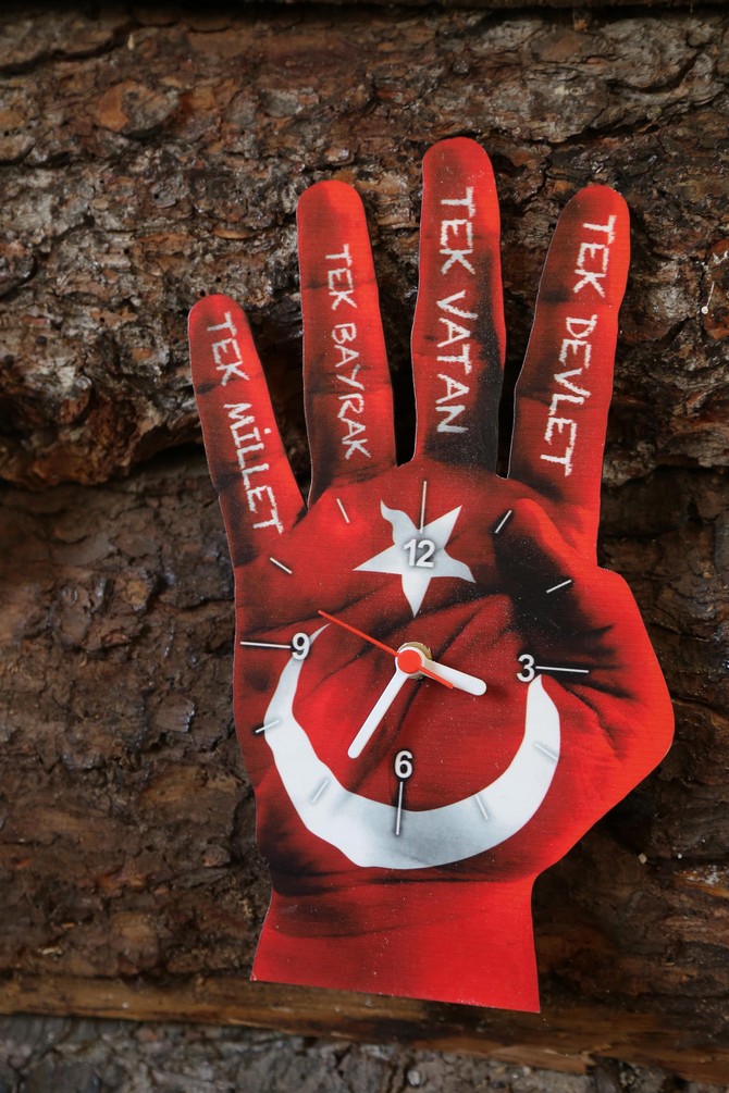 cay-ve-kemence-figurlu-saatleri-yurt-disina-satiyor-(2).jpg
