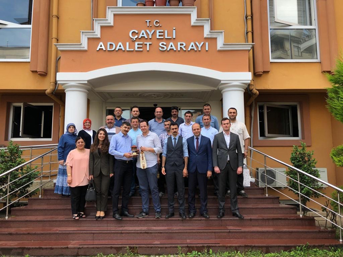 cayeli-adliyesi,-farkli-illere-atanan-cumhuriyet-savcisi-ve-hakimlerini-ugurladi-(4).jpg