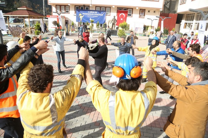 cayeli-bakir,-madenciler-gunu’nu-calisanlariyla-kutladi-(1).jpg