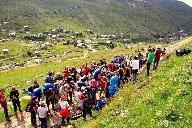 cayeli-doga-sporlari-kulubu-(caydosk)-tarafindan-cayeli-4.-uluslararasi-dagcilik-turizm-ve-yayla-senligi-festivali-duzenlendi-(1).jpg