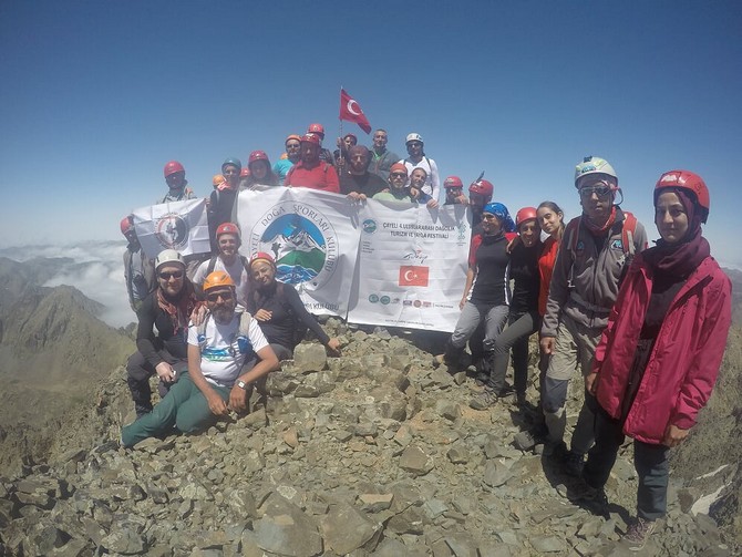 cayeli-doga-sporlari-kulubu-(caydosk)-tarafindan-cayeli-4.-uluslararasi-dagcilik-turizm-ve-yayla-senligi-festivali-duzenlendi-(9).jpg