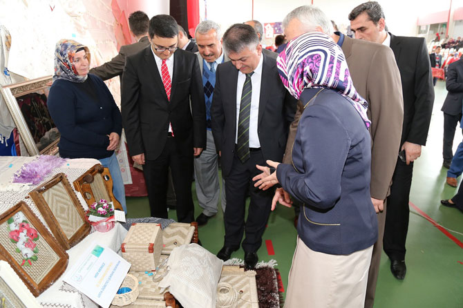 cayeli-hem’de-yil-sonu-sergisi2.jpg cayeli-hem’de-yil-sonu-sergisi2.jpg