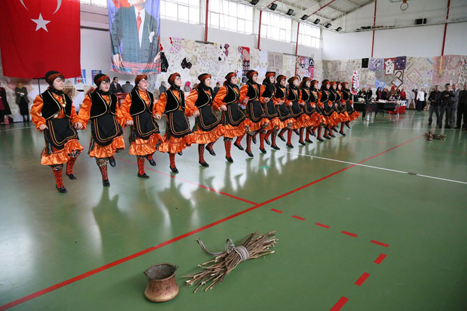 cayeli-hem’de-yil-sonu-sergisi8.jpg cayeli-hem’de-yil-sonu-sergisi8.jpg