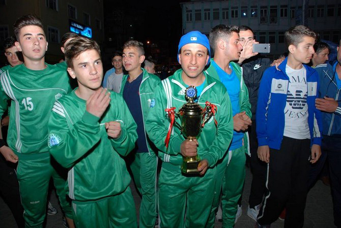 cayelispor-u16-takimi-bolge-sampiyonu-oldu-5.jpg cayelispor-u16-takimi-bolge-sampiyonu-oldu-5.jpg