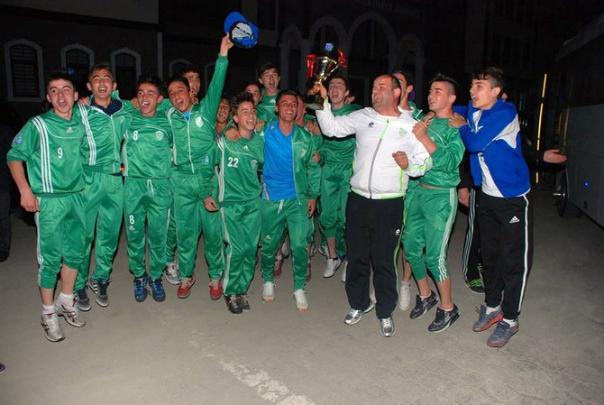 cayelispor-u16-takimi-bolge-sampiyonu-oldu-6.jpg cayelispor-u16-takimi-bolge-sampiyonu-oldu-6.jpg