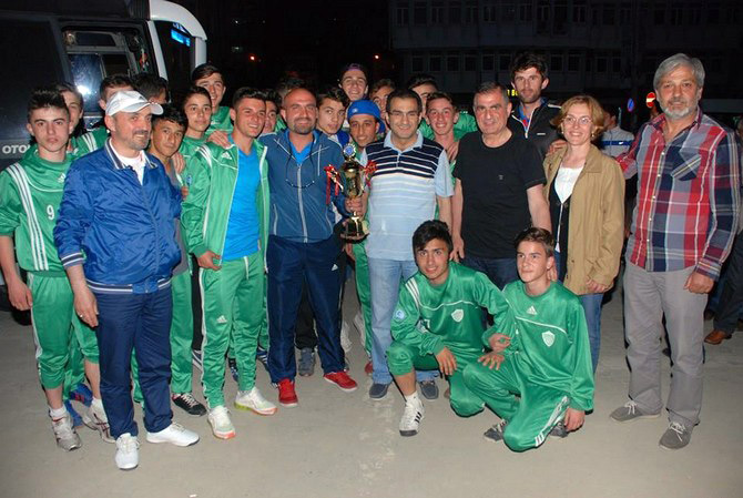 cayelispor-u16-takimi-bolge-sampiyonu-oldu-7.jpg cayelispor-u16-takimi-bolge-sampiyonu-oldu-7.jpg