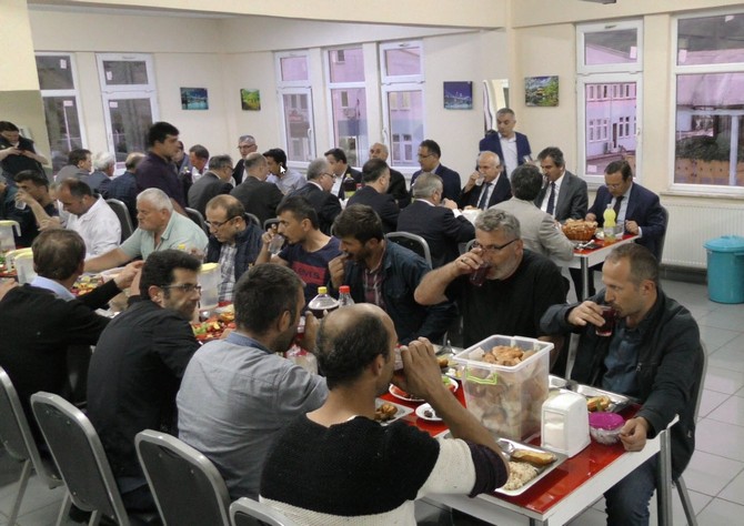 caykur’da-ilk-iftar-muratli’daydi-(1).jpg